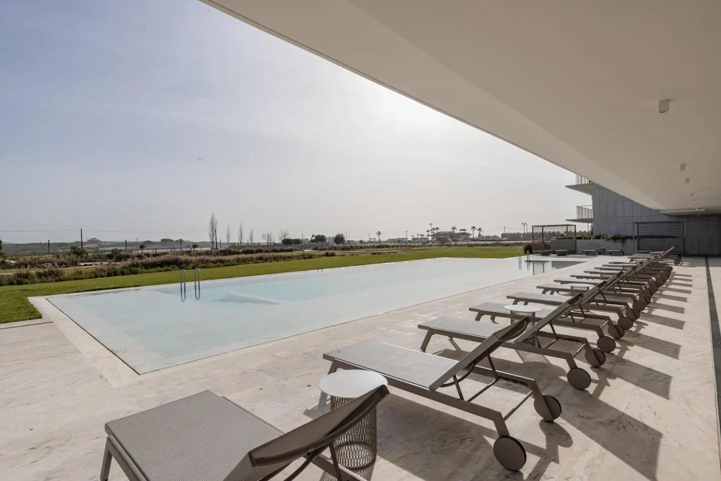Bayline- Beachfront And Pool Armação de Pêra Buitenkant foto
